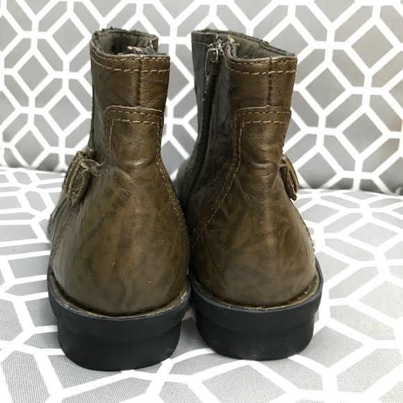 Clark’s Ankle Boots - Picture 6 of 8